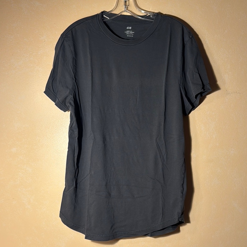 Charcoal Gray Short Sleeve  Crew Neck Long Fit Tee EUC